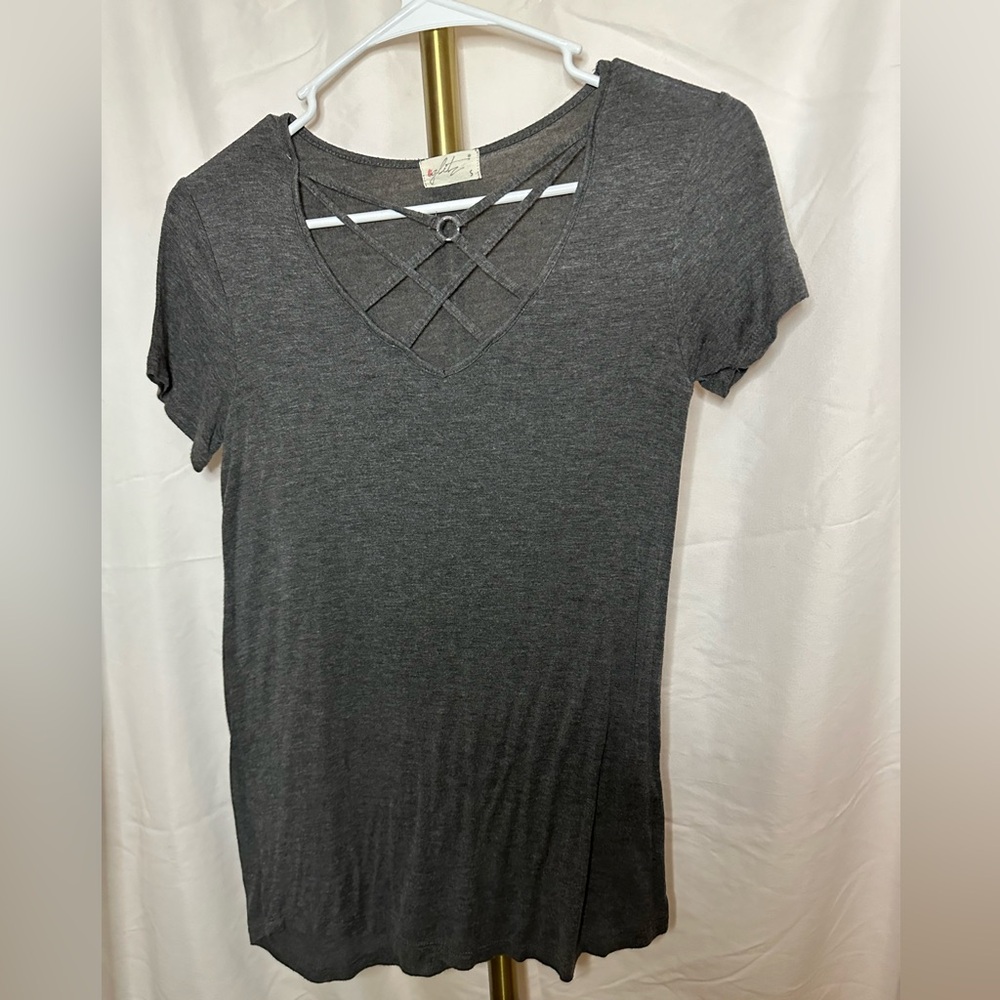 Glitz Cross Fitted Tee Shirt Size S
